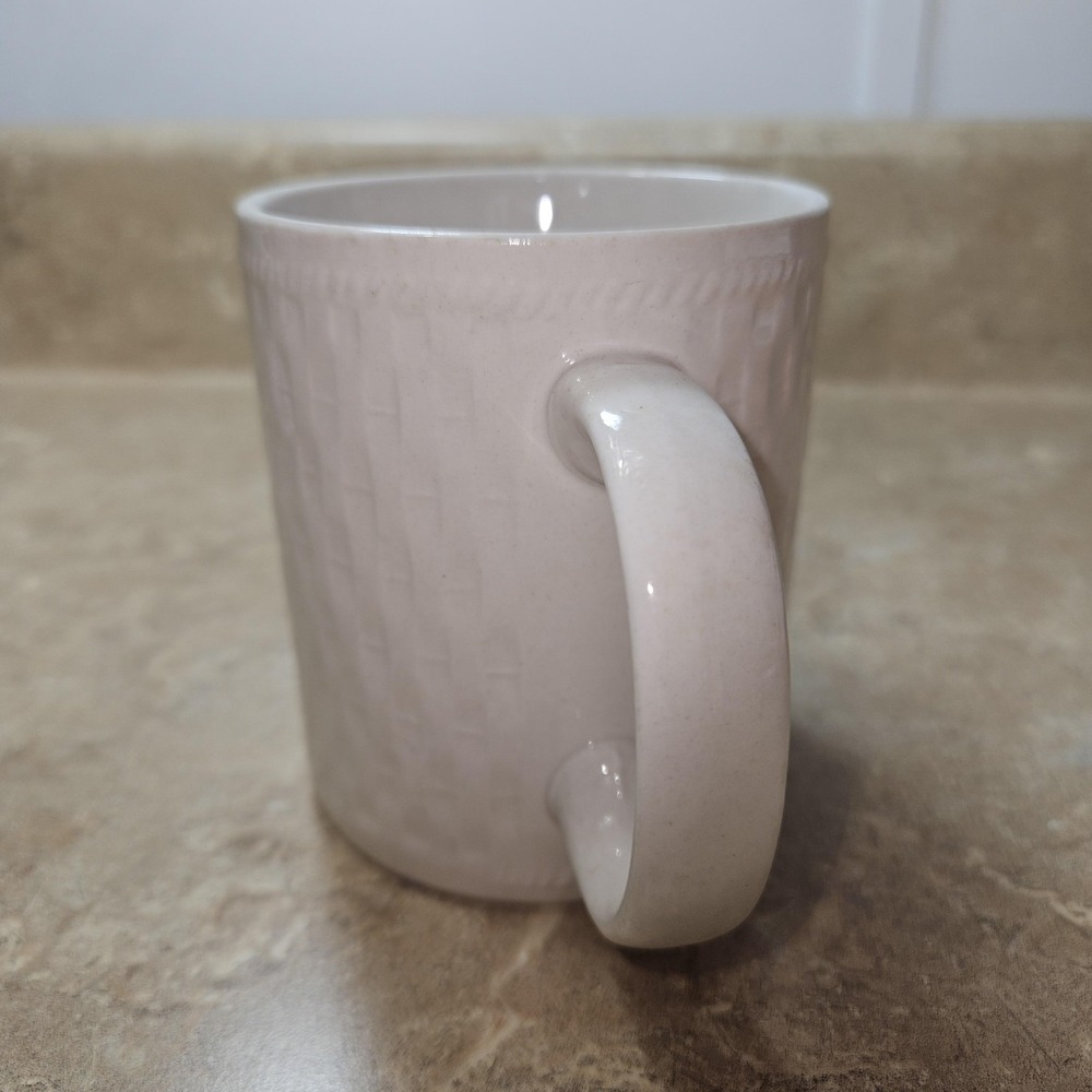 Oneida Wicker White Stoneware Coffee Mug Cup Textured Pattern Basketweave - Picture 3 of 7